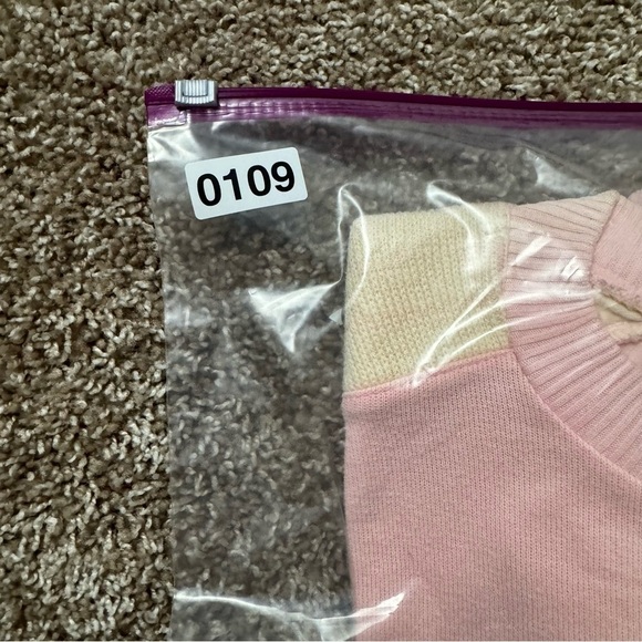 Nike Women’s Pink & Cream Crewneck Sweater Size Small - Picture 6 of 6